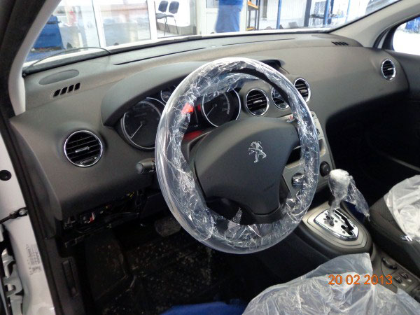  Установка сигнализации с автозапуском на Peugeot 408
