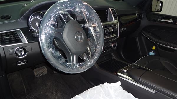 Оклейка защитной пленкой 3М  капота, бампера и некоторые части кузова на Mercedes Benz GL 350