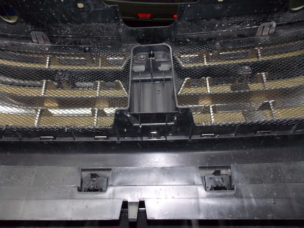 Установка защитной сетки на Renault Duster