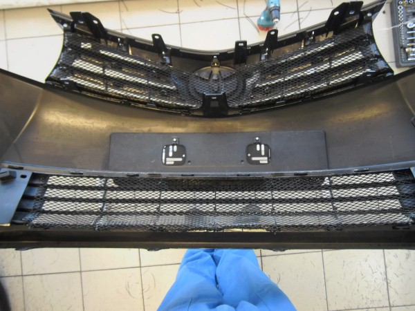Установка защитной сетки радиатора на Toyota Corolla