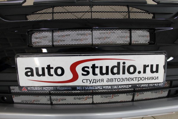 Установка защитной сетки радиатора на Mitsubishi Outlander