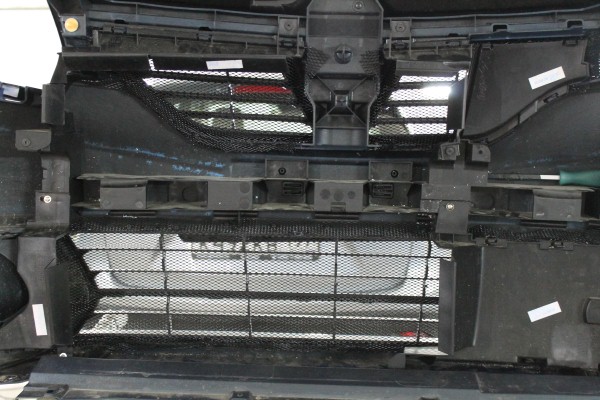 Установка защитной сетки радиатора на Renault Logan