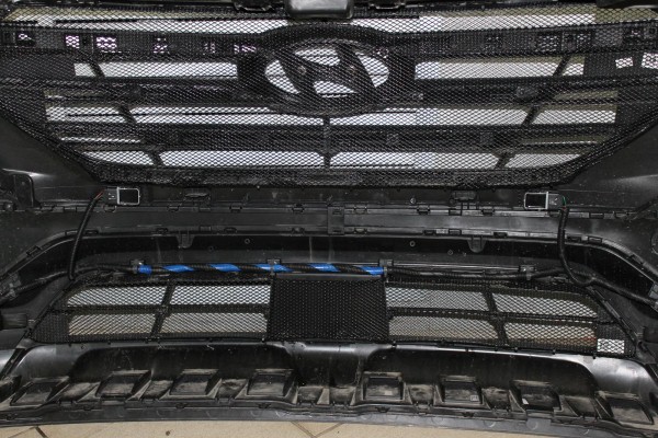 Установка защитной сетки радиатора на Hyundai Santa Fe