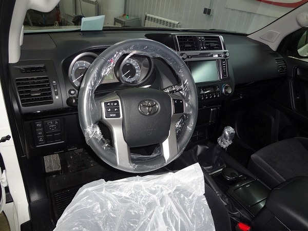 Установка охранного комплекса на Toyota Land Cruiser Prado 150