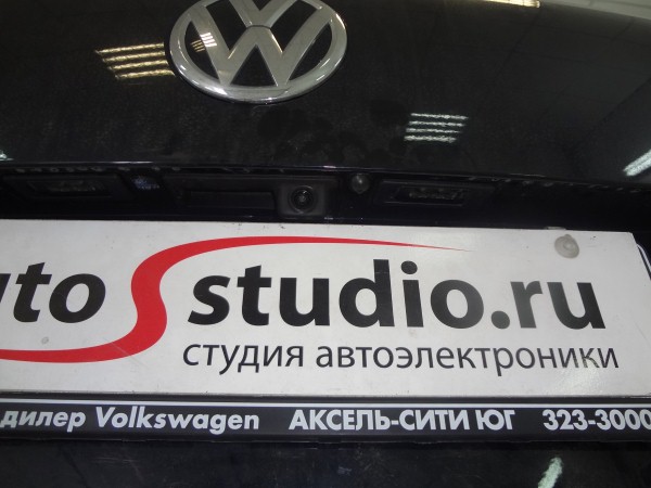 Установка омывателя камеры заднего вида на Volkswagen Touareg