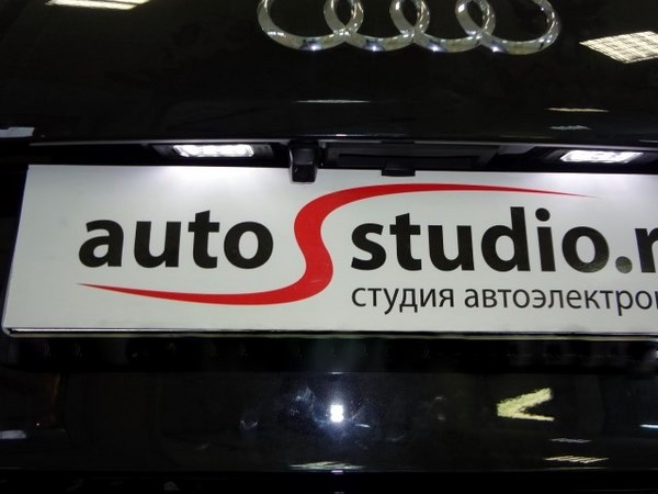 Установка камера заднего вида и зеркала заднего вида с монитором на Audi A6