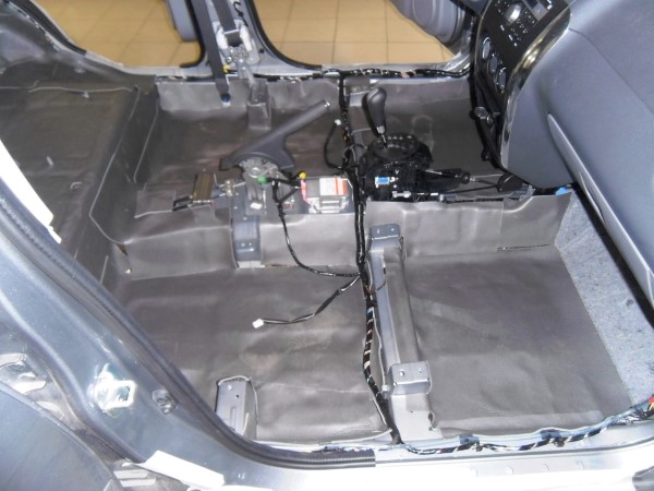 Комплексная вибро-шумоизоляция Suzuki SX4