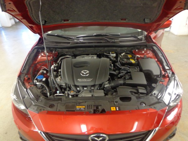 Установка парктроника и камеры заднего вида на Mazda 3