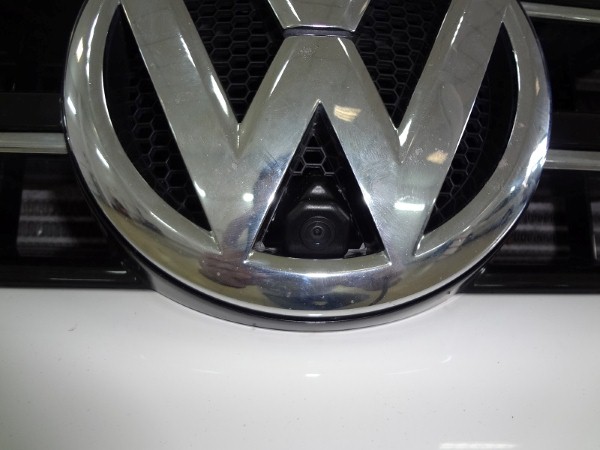 Установка головного устройства и камеры переднего обзора на Volkswagen Caravelle