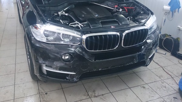 Нанесение защитной антигравийной пленки на BMW X5 