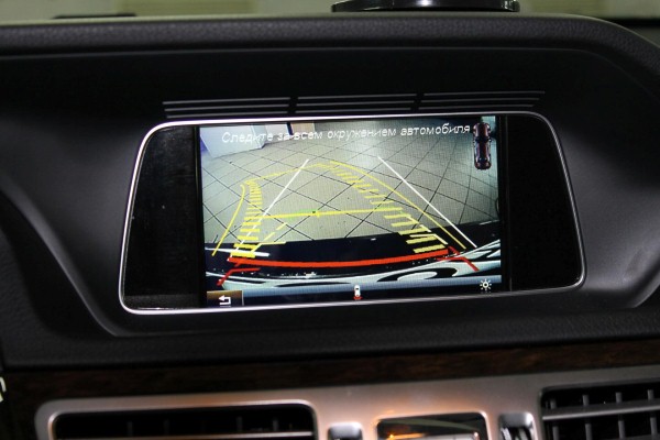 Установка видеоинтерфейса и камеры заднего вида на Mercedes E Class